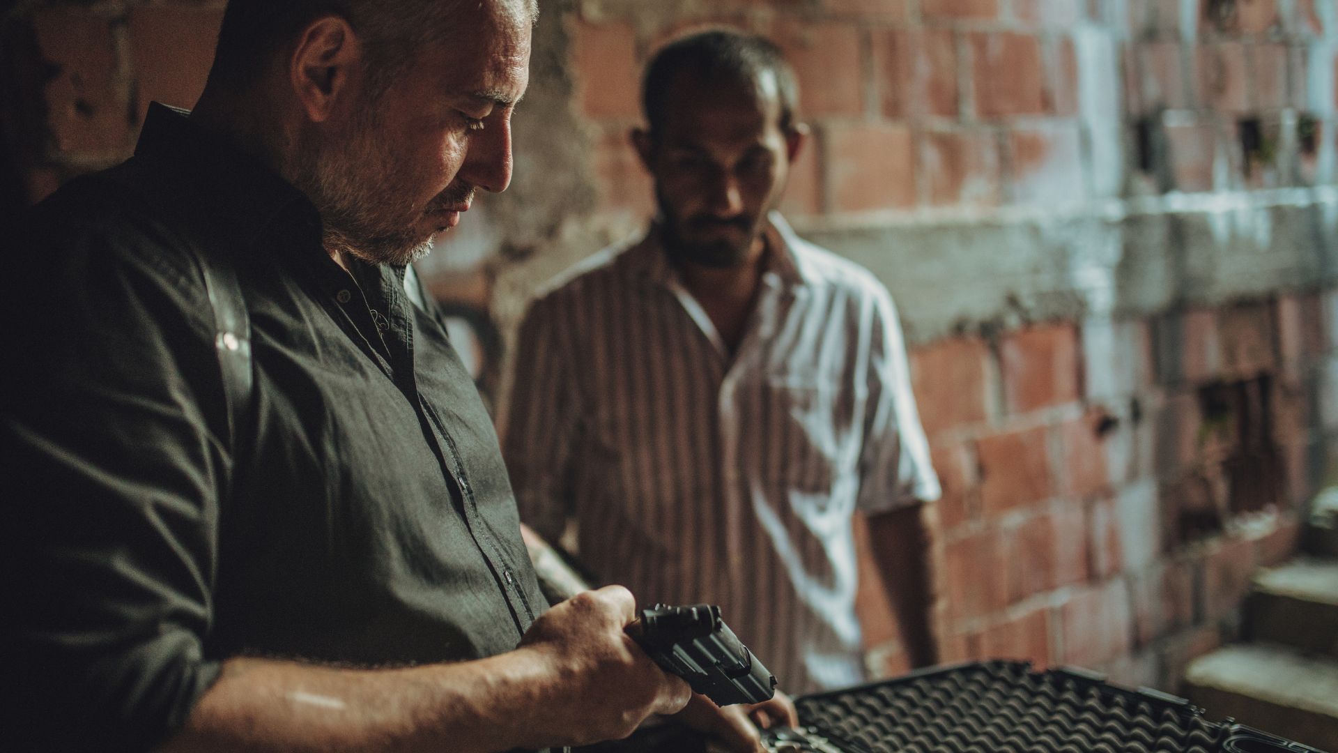 Balles perdues. Une introduction à la prévention et à la lutte contre les trafics d'armes classiques