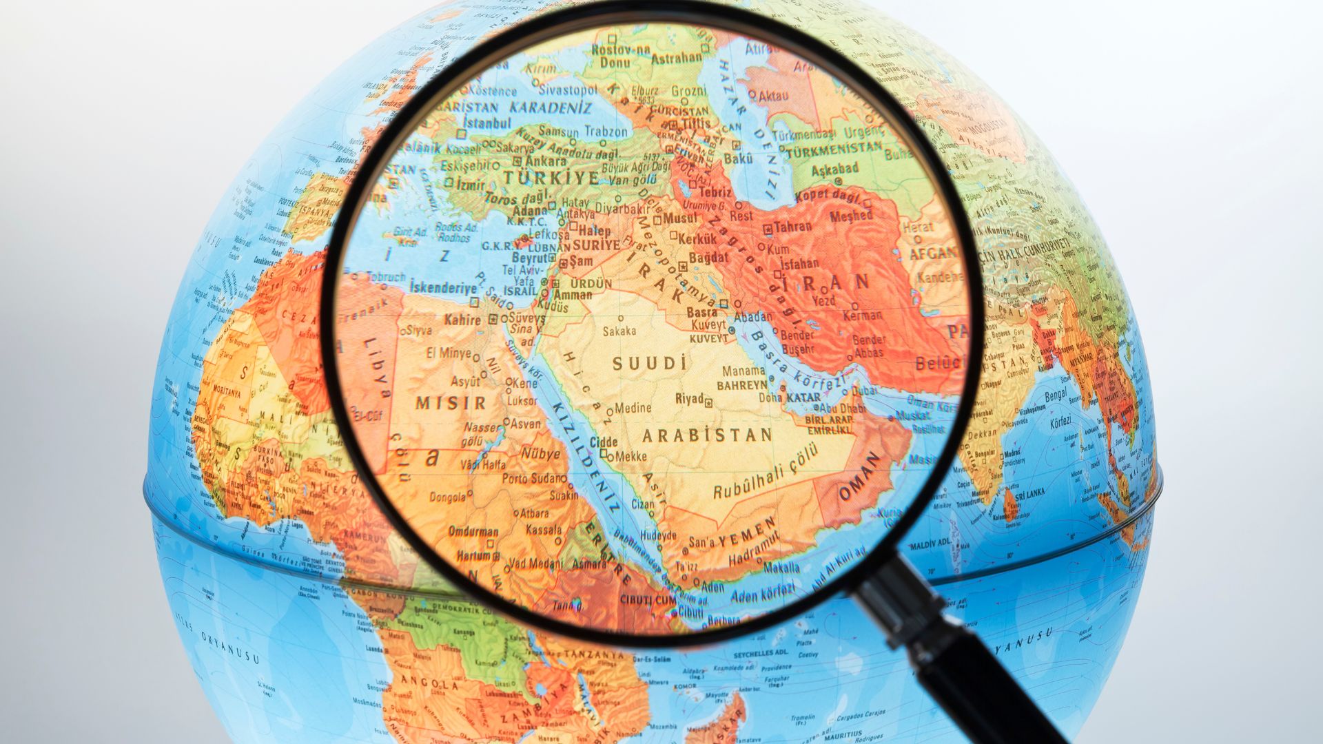 Comprendre le Moyen-Orient par la donnée : technologies numériques et acquisition de la connaissance dans la région Afrique du nord / Moyen-Orient